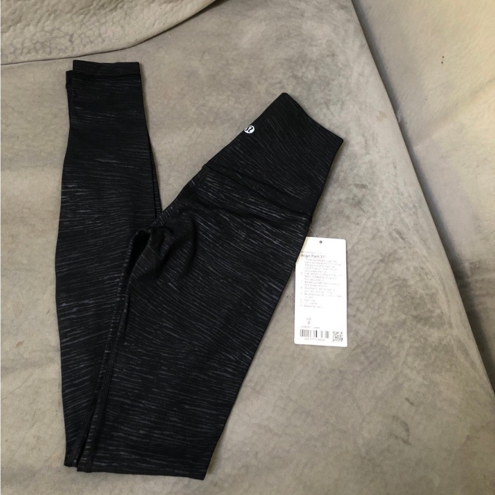 Lululemon legging size 0 tall new with tag from 2019